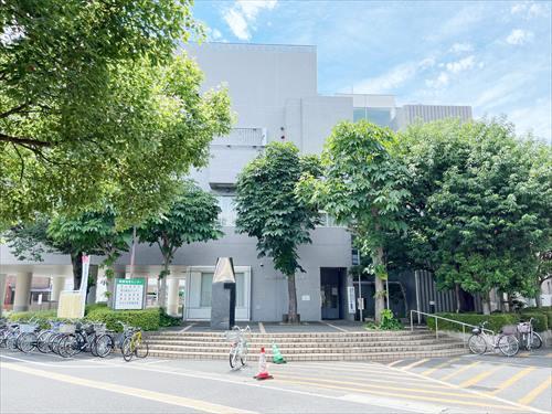 東久留米市立滝山図書館まで630ｍ
