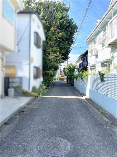 前面通路（2025年10月撮影）