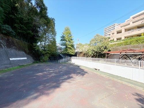 百村入谷戸児童公園まで900m