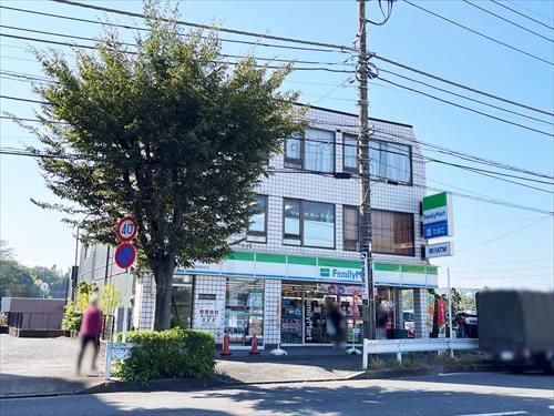 ファミリーマート京王稲城駅前店1420m