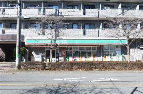 ローソンストア100国立北店まで520ｍ