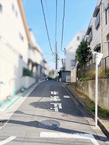 現地前道路(北側)