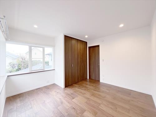 二階洋室約7.4帖