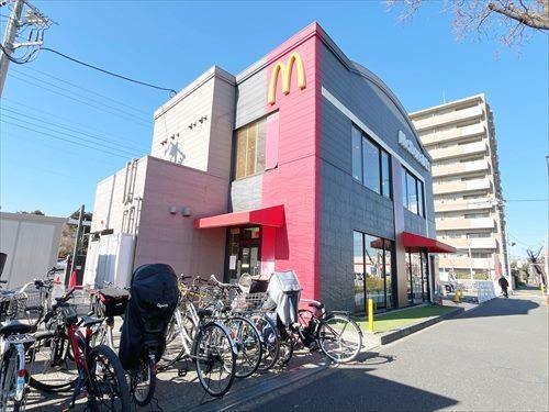 マクドナルドまで1000m