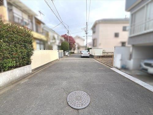 前面道路（2025年11月撮影）
