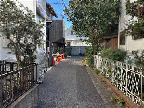 前面道路(2026年1月撮影)