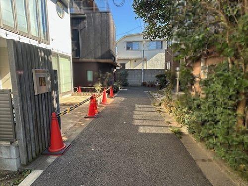 前面道路(2026年1月撮影)