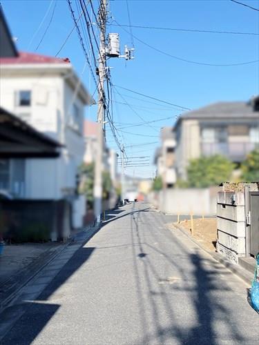 現地前道路（西側）