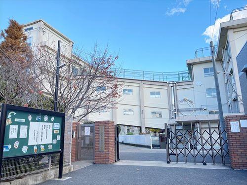 練馬区立大泉第二小学校まで1140m