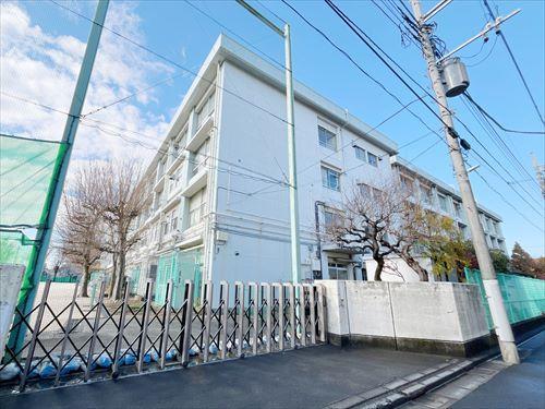 練馬区立関中学校まで880ｍ