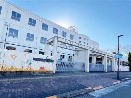 西東京市立谷戸小学校(960m)