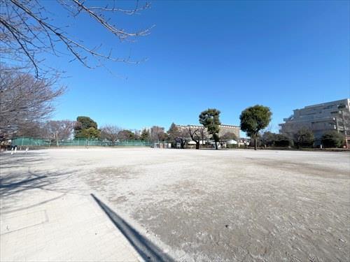 谷戸せせらぎ公園(800ｍ)