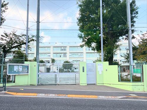 杉並区立荻窪中学校まで1520m