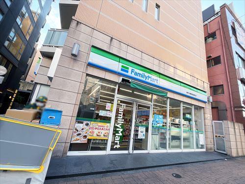 ファミリーマートまで330ｍ