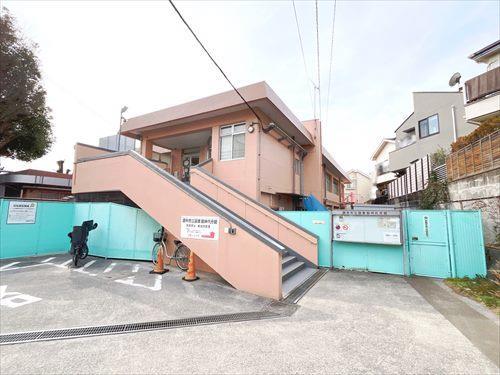 調布市立図書館神代分館まで490ｍ