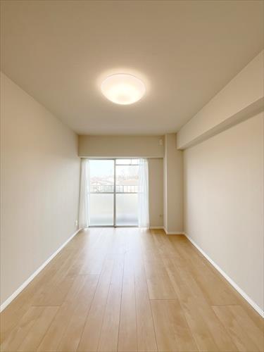 東側洋室約6.5帖