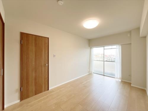 東側洋室約6.5帖