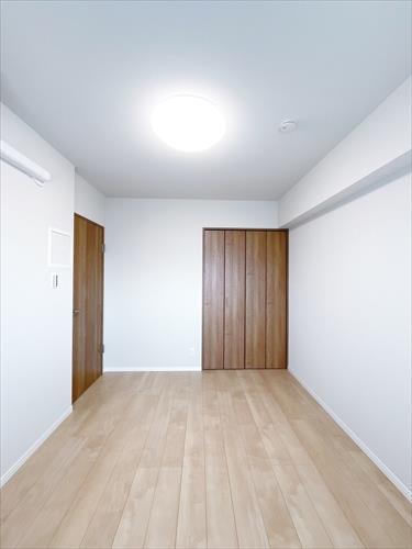 西側洋室約5.5帖