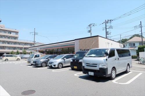 セブンイレブン多摩和田店(670m)