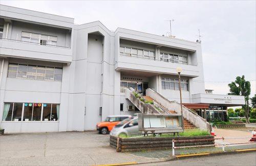 多摩市立東寺方図書館(880m)
