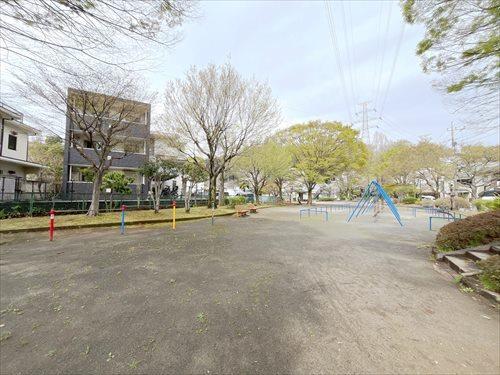 殿田橋北公園(500m)