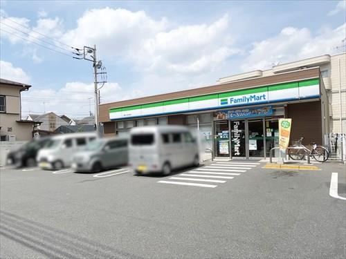 ファミリーマート三鷹人見街道店270m