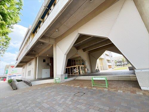 三鷹市役所(640m)