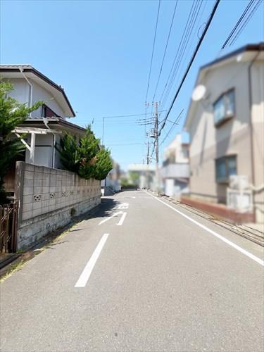 東側前面道路