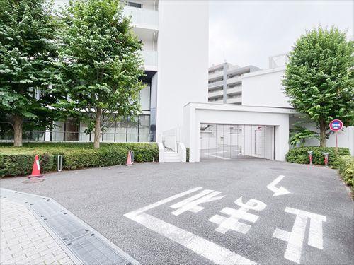 駐車場入り口