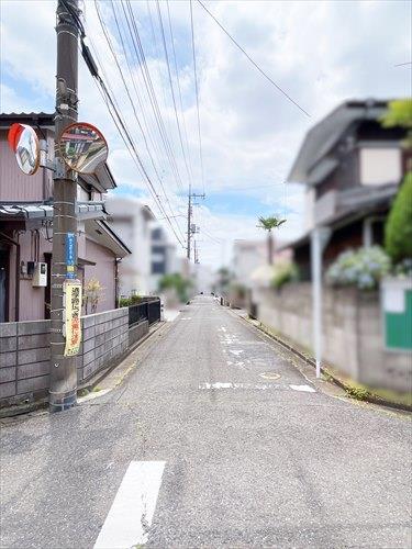 現地前道路（西側）