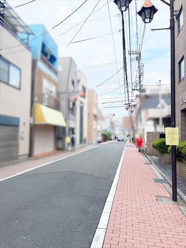 北東側前面道路