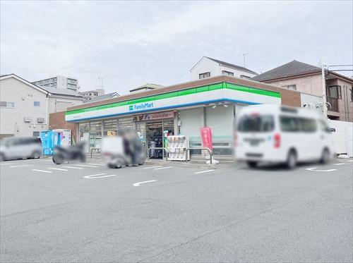 ファミリーマート(200m）