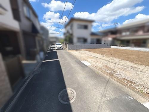 前面道路（2026年8月撮影）