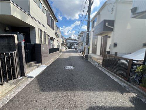 前面道路(2026年8月撮影)