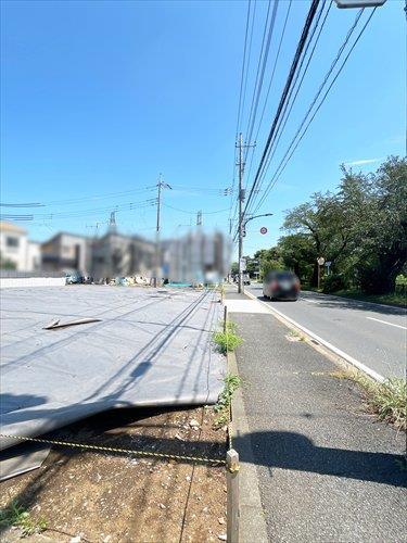 現地前歩道（南側）