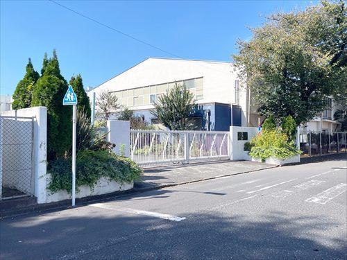 東村山市立東村山第三中学校(730m)