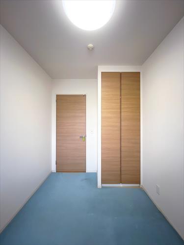 南側洋室約4.5帖