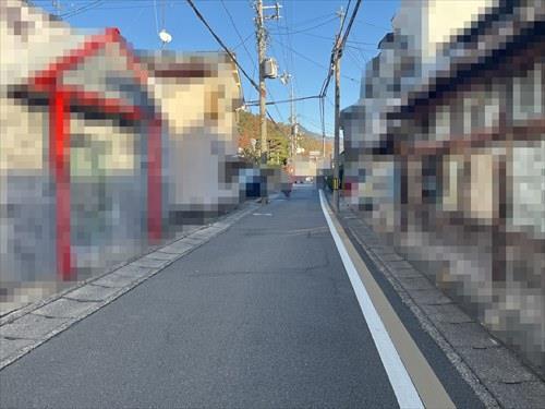 北側道路(西から東を撮影)