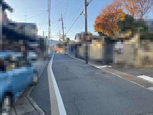 北側道路(東から西を撮影)