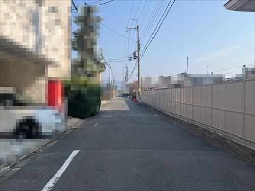 南側前面道路(西から東を撮影)