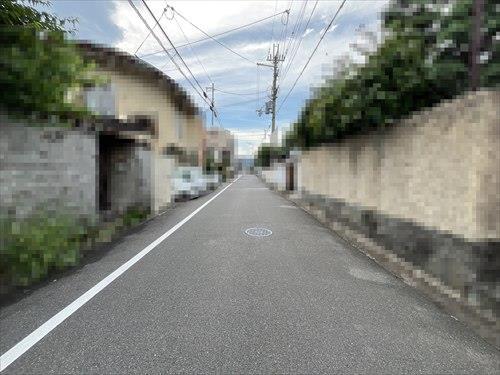 前面道路（2025年8月撮影）