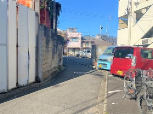 西側前面道路(南から北を撮影)