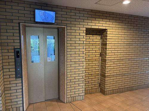 エレベーター（モニター付き）