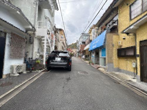 ⑫前面道路(北東向き)