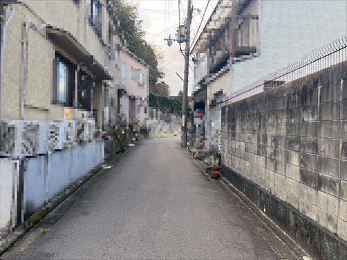 ㉑南側前面道路(西向き)