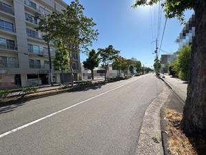 ㉘北側前面道路(西向き)