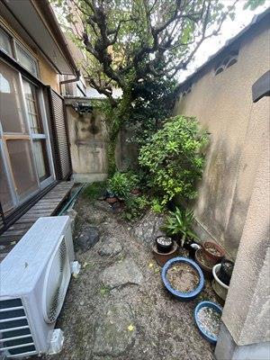 西側庭