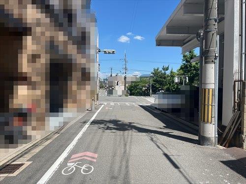 前面道路(西から東を撮影) 前面道路(西から東を撮影)