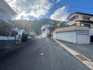 南側前面道路(東から西を撮影)