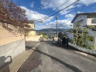 南側前面道路(西から東を撮影)